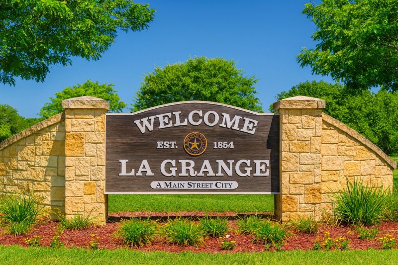 Hedge Installation in La Grange, TX