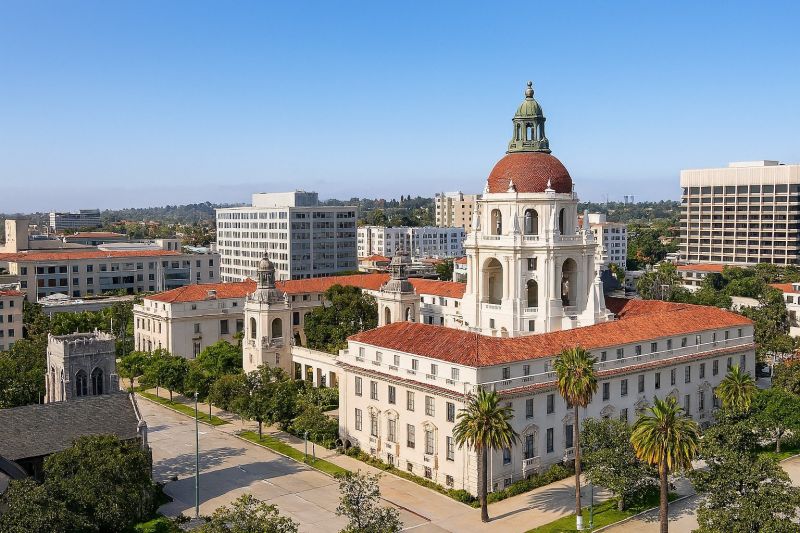 Weeding And Mulching in Pasadena, CA