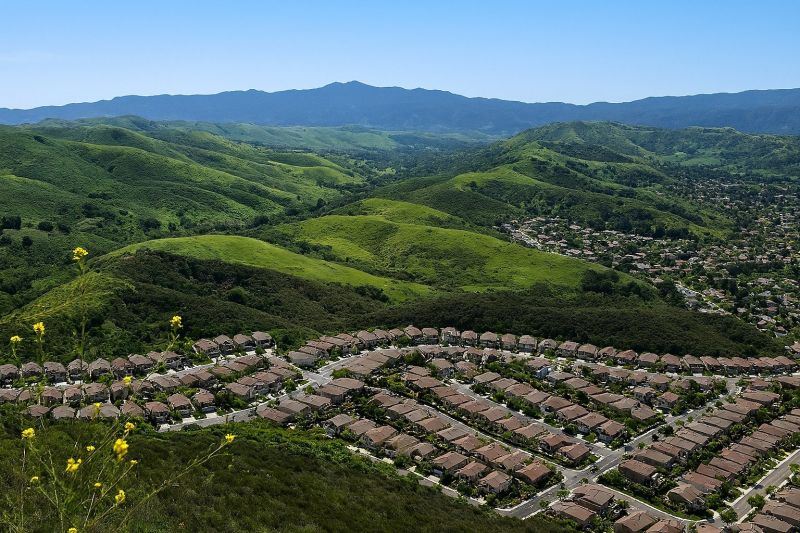 Weeding And Mulching in Simi Valley, CA
